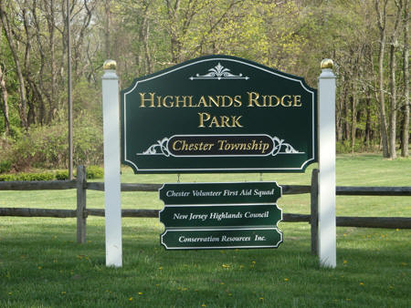 Highlands Ridge park sign